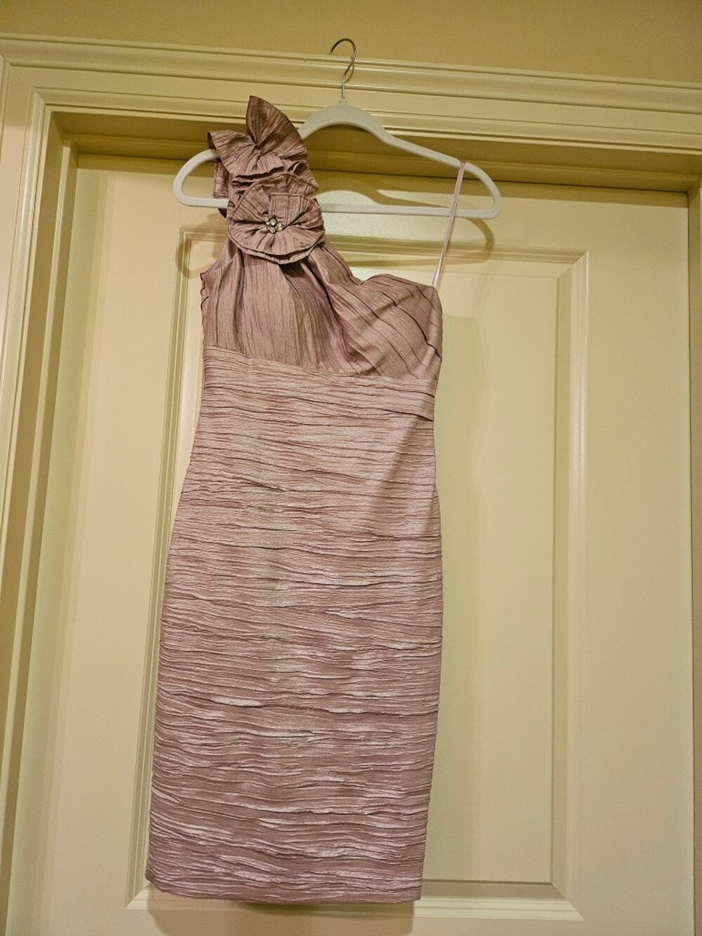 Eliza J Off-shoulder Bodycon dress